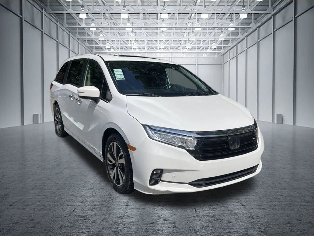 Used 2023 White Honda Touring image 6