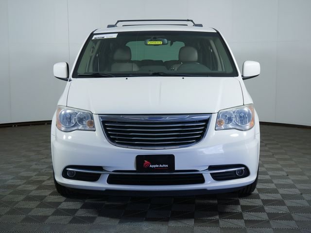 Used 2012 White Chrysler Touring image 3