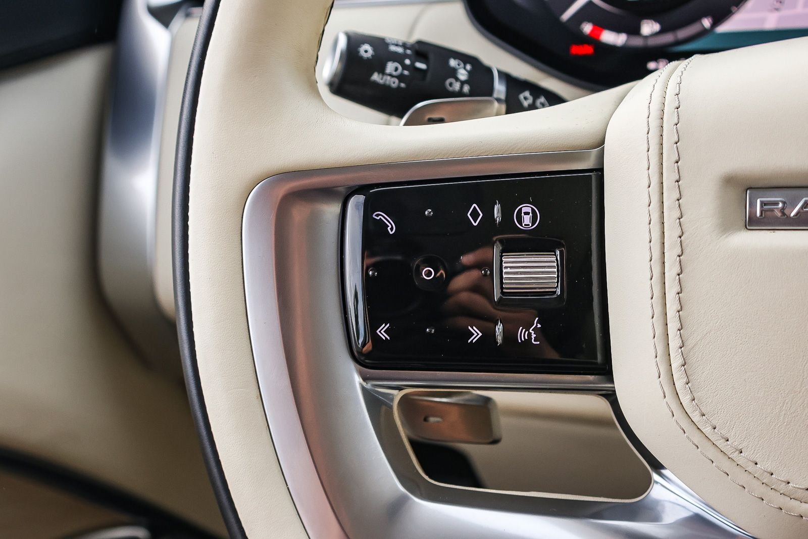 2024 Land Rover Range Rover SE - Photo 35