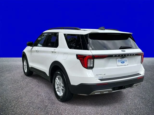 New 2026 Star White Metallic Tri-Coat Ford Active image 5