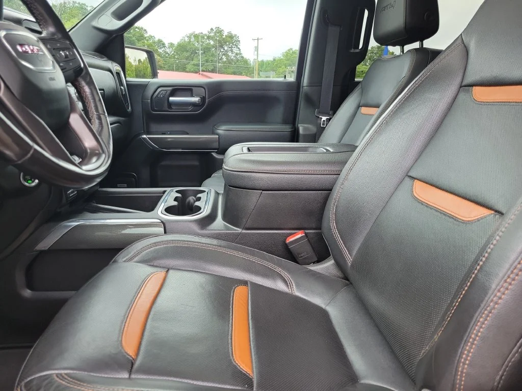 Used 2021 White GMC AT4 image 21