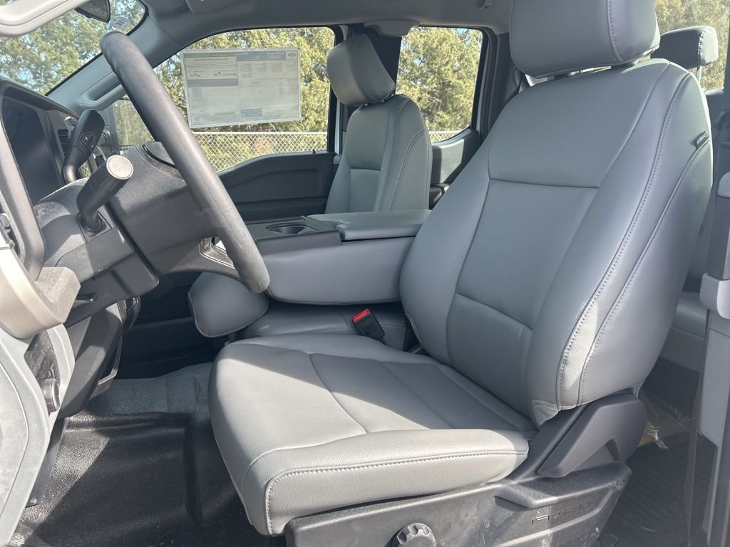 New 2026 Oxford White Ford XL image 13