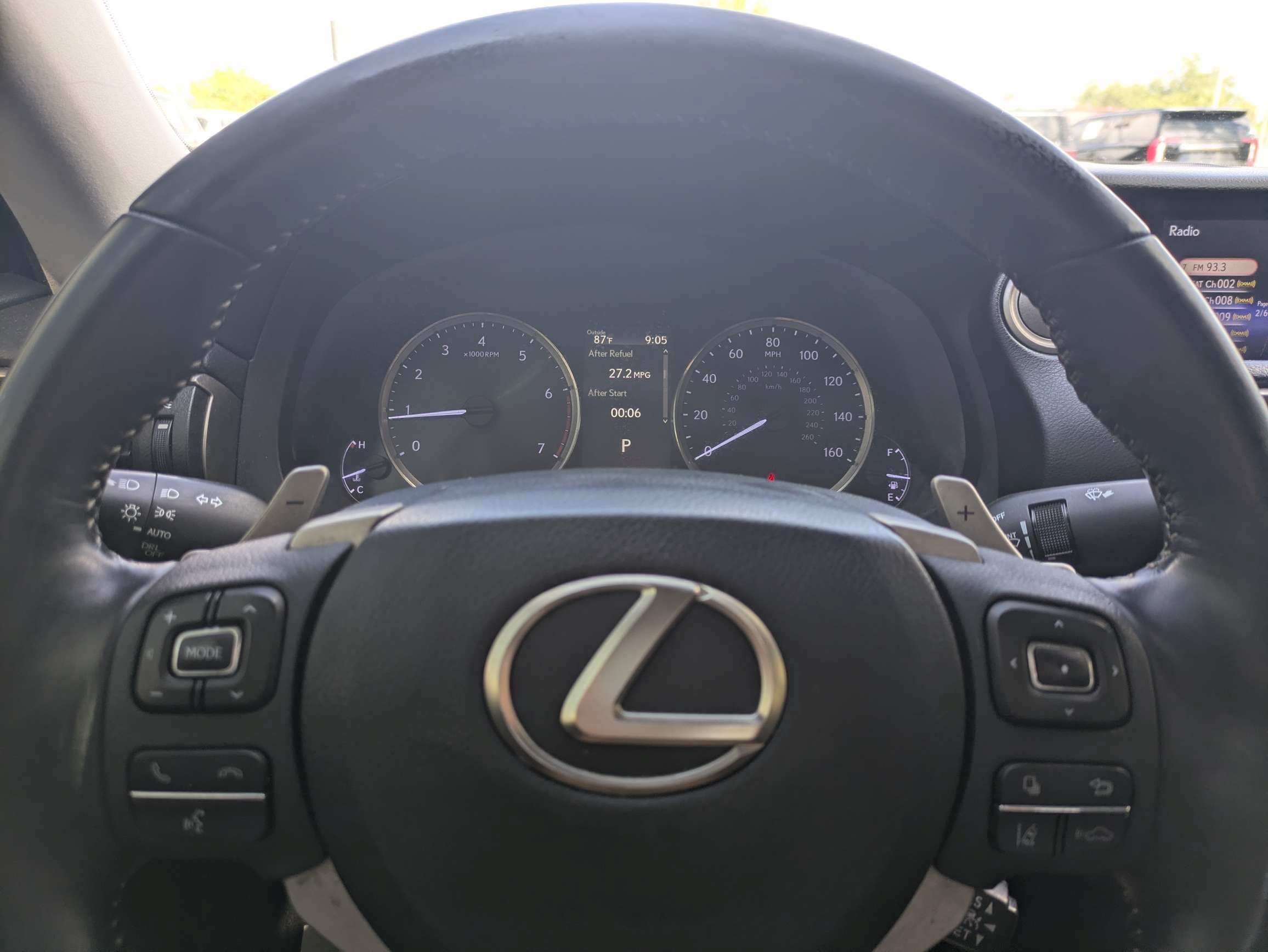 Used 2019  Lexus  image 27