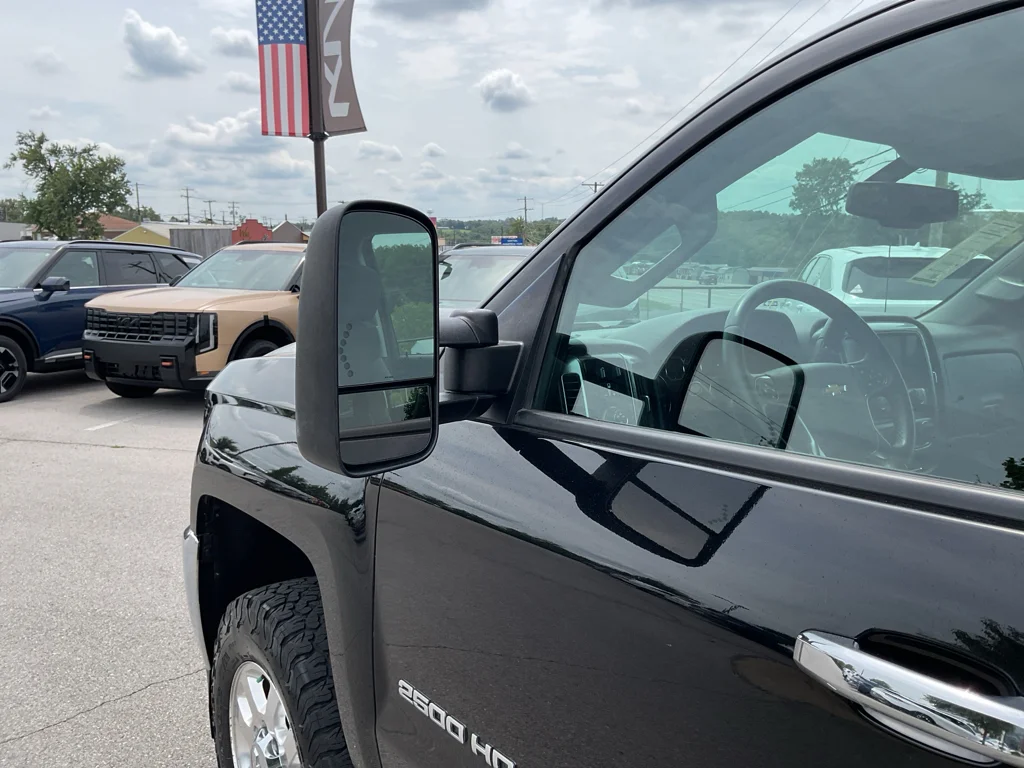 Used 2015 Black Chevrolet LT image 9