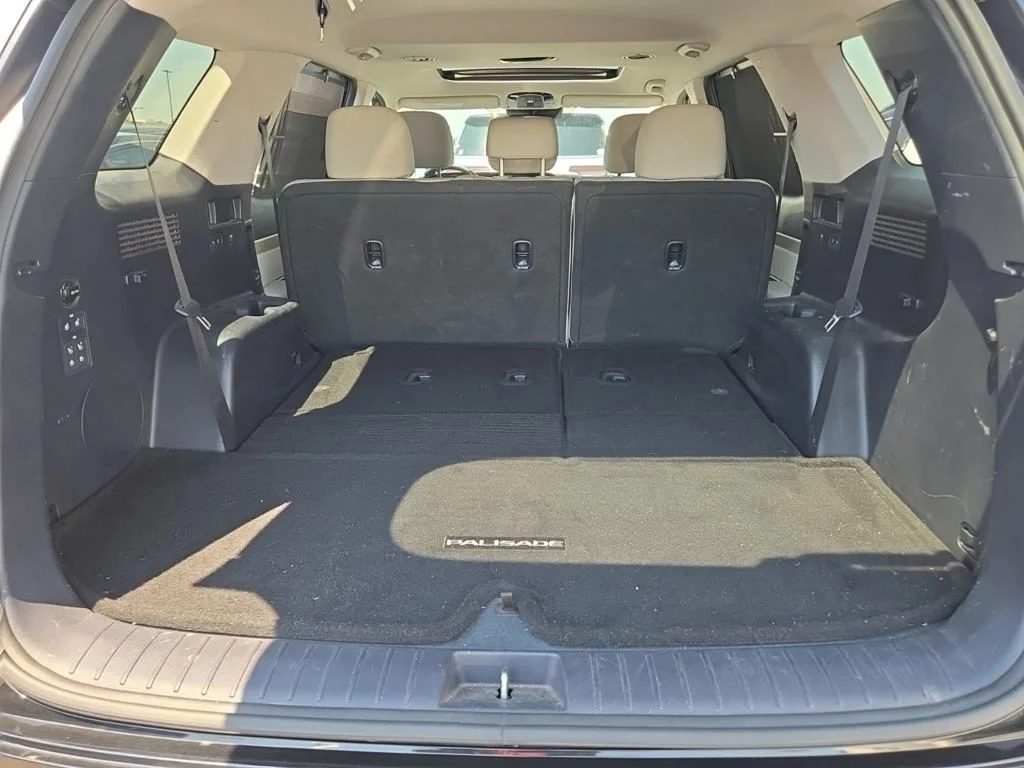 Certified Used 2022 Black Hyundai SEL image 16