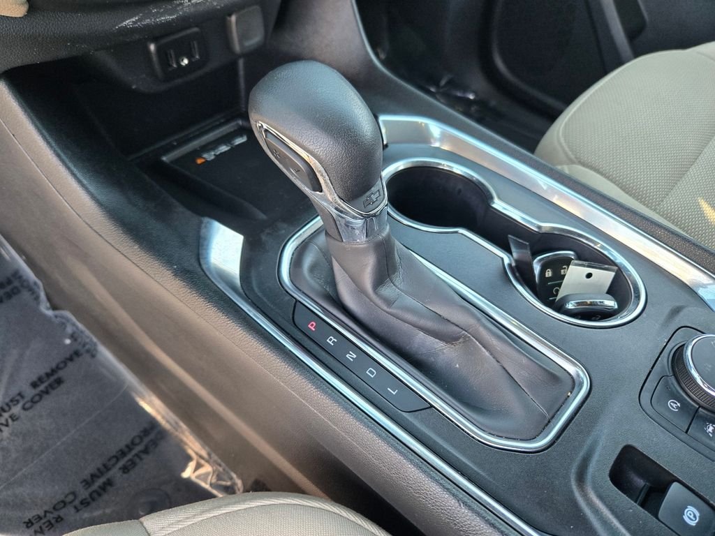 Used 2023 White Chevrolet LT image 14