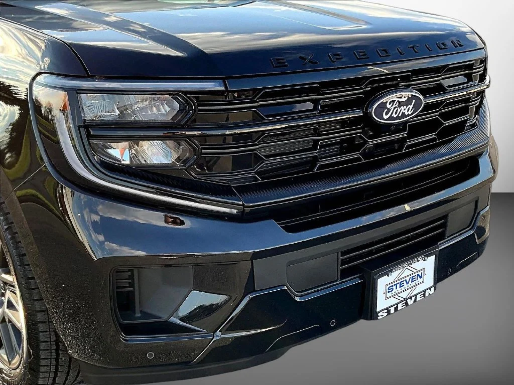 New 2027 Agate Black Metallic Ford Platinum image 35