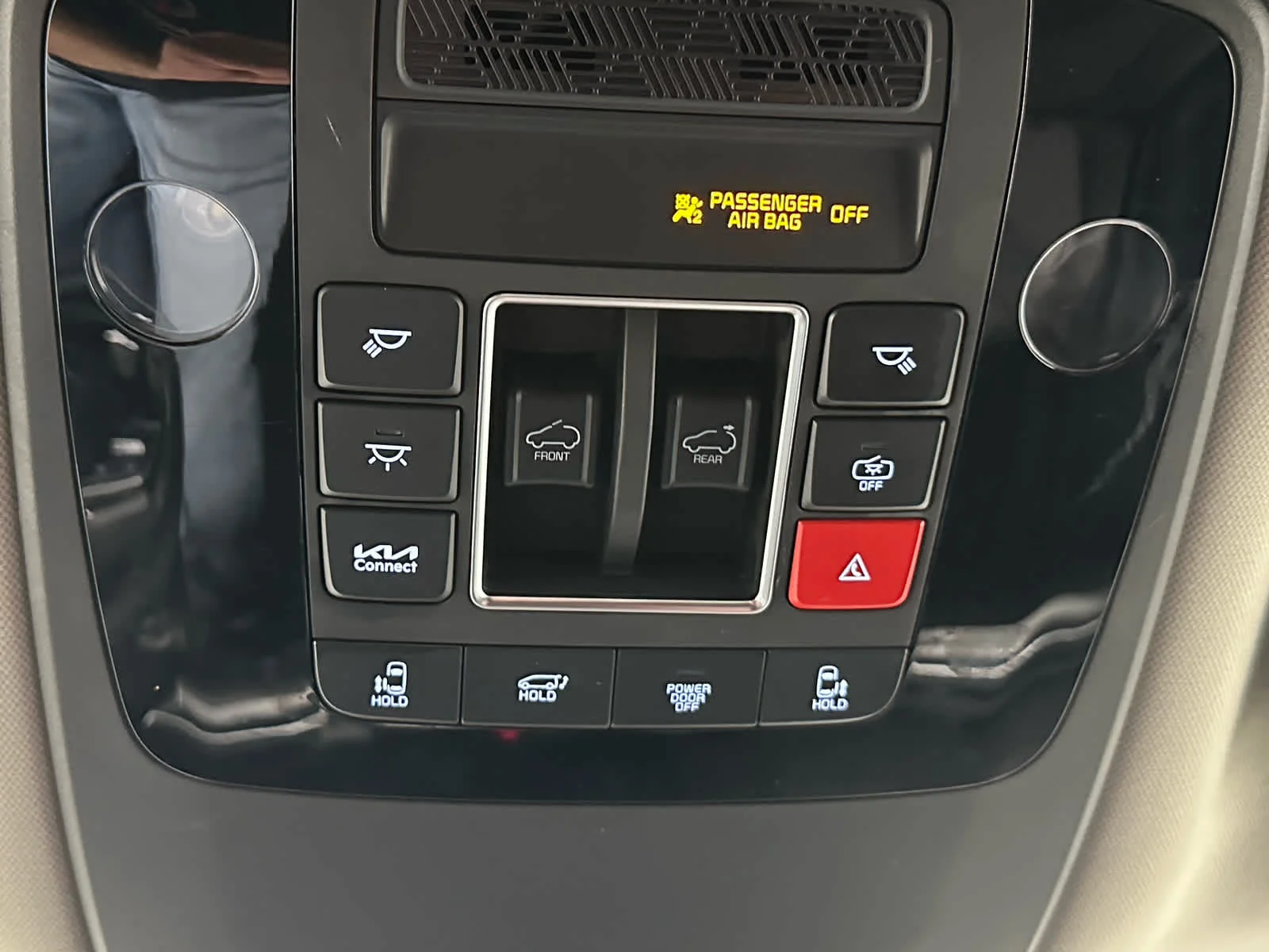 Used 2025 Snow White Pearl Kia SX image 41