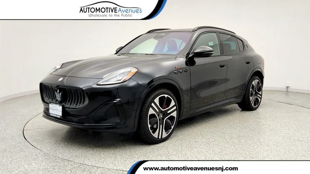 2025 Maserati Grecale Folgore's photo