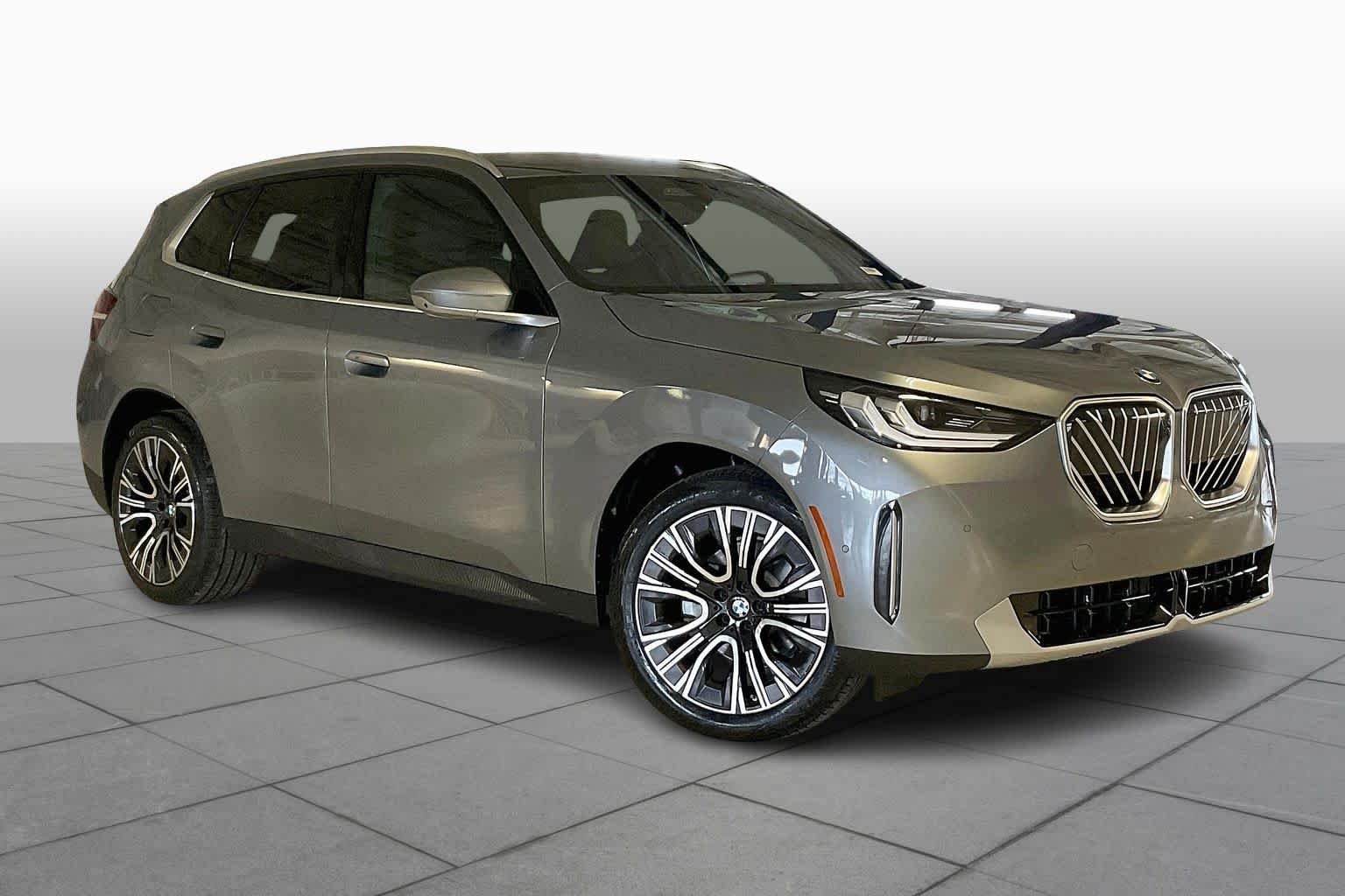 Used 2026 Skyscraper Grey Metallic BMW 30 xDrive image 2