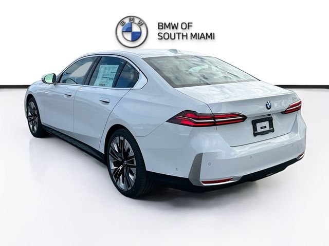 New 2026 White BMW 530i image 4
