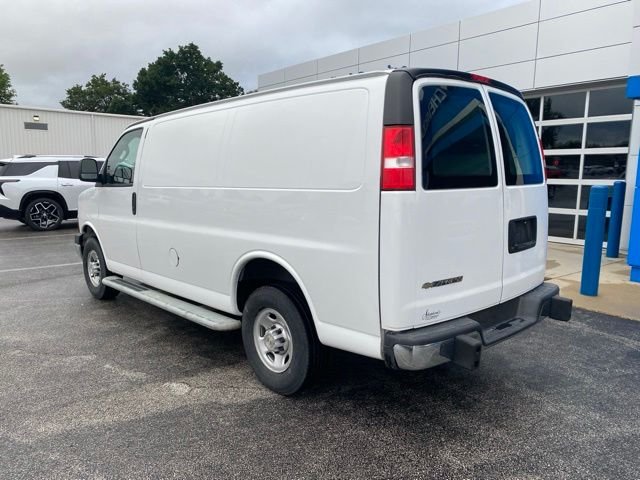 Used 2024 White Chevrolet Work Van image 3