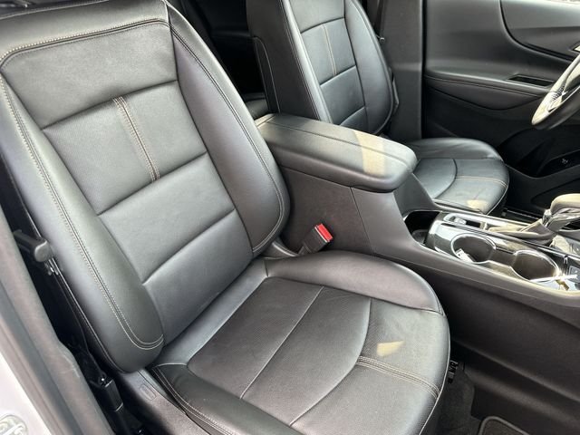 Used 2022 Beige Chevrolet Premier image 27