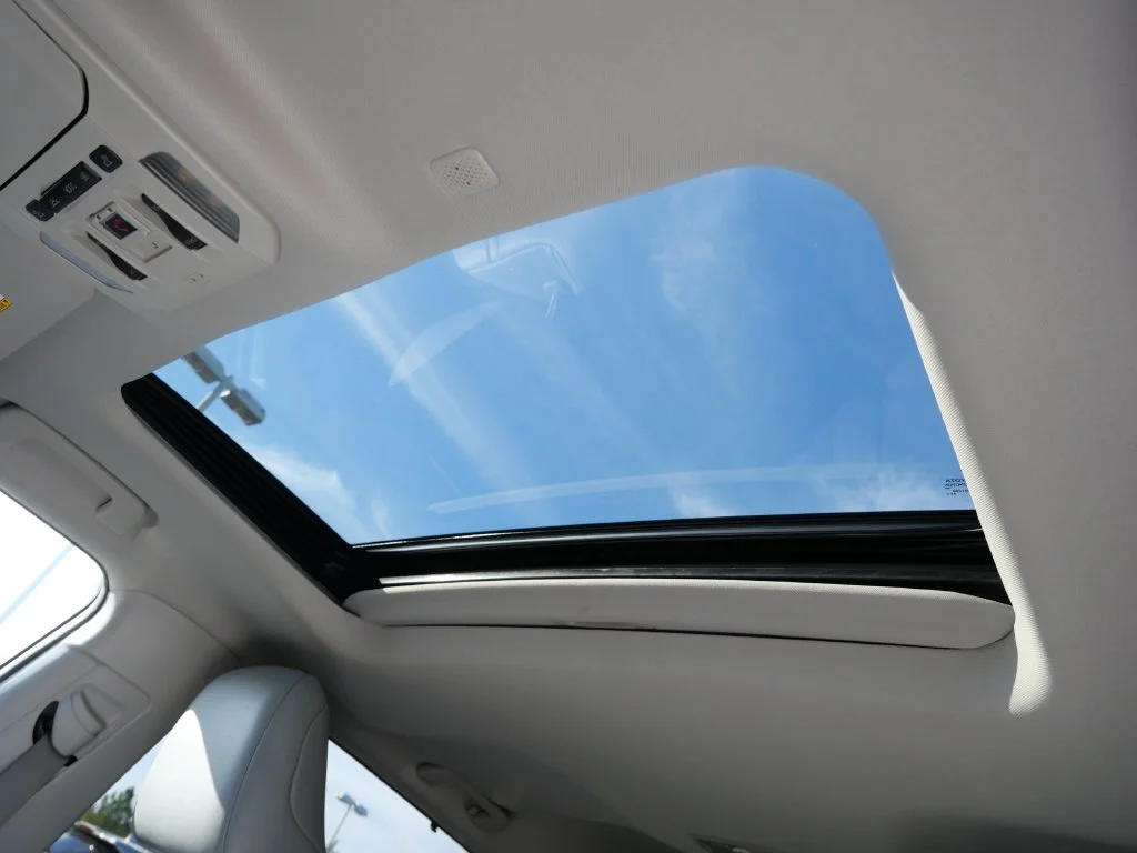Used 2022 Silver Toyota XLE image 29