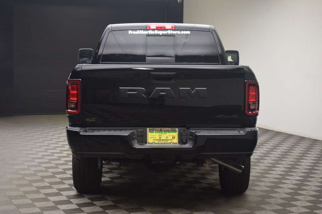 New 2026 Diamond Black Crystal Pearl-Coat Exterior Paint RAM  image 13