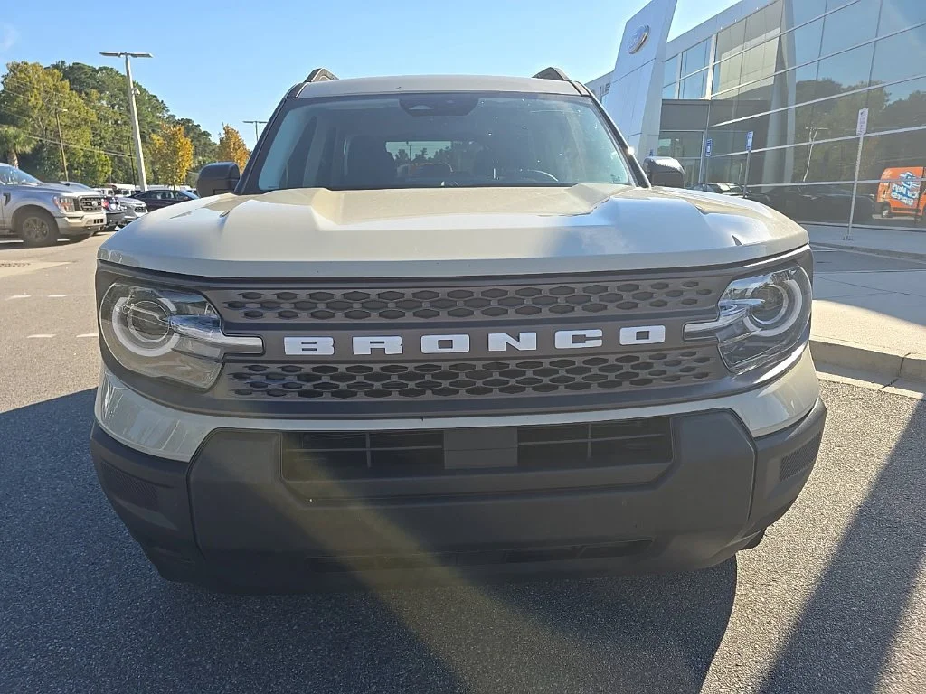 Used 2025 Beige Ford Big Bend image 2
