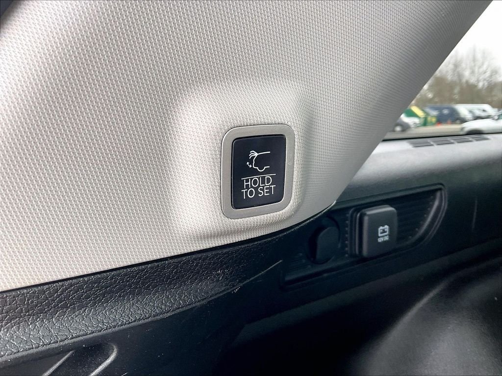 Used 2022 Baltic Gray Metallic Clearcoat Jeep Laredo image 35