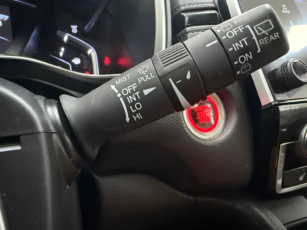 Used 2022 White Honda EX-L image 21