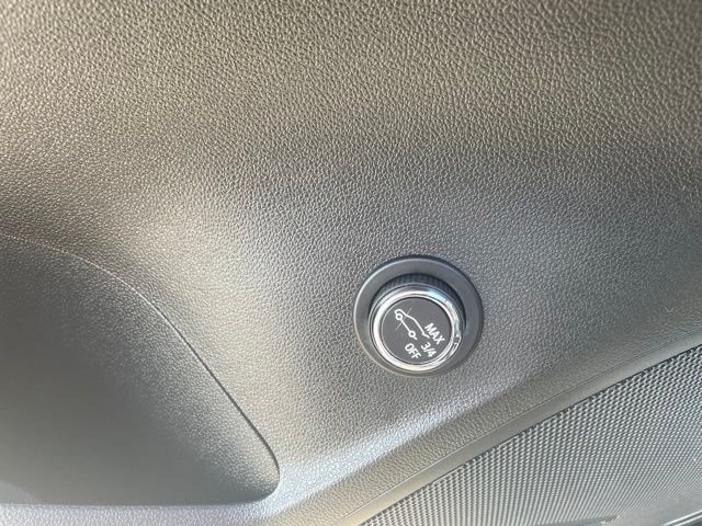 Used 2023 Black Buick Essence image 33