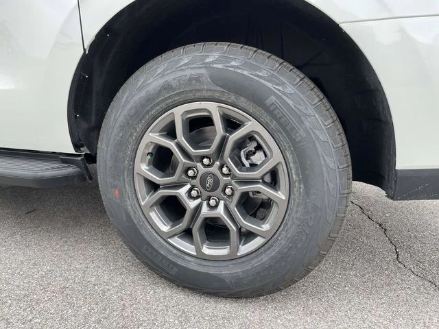 New 2026 Star White Metallic Tri-Coat Ford Active image 4