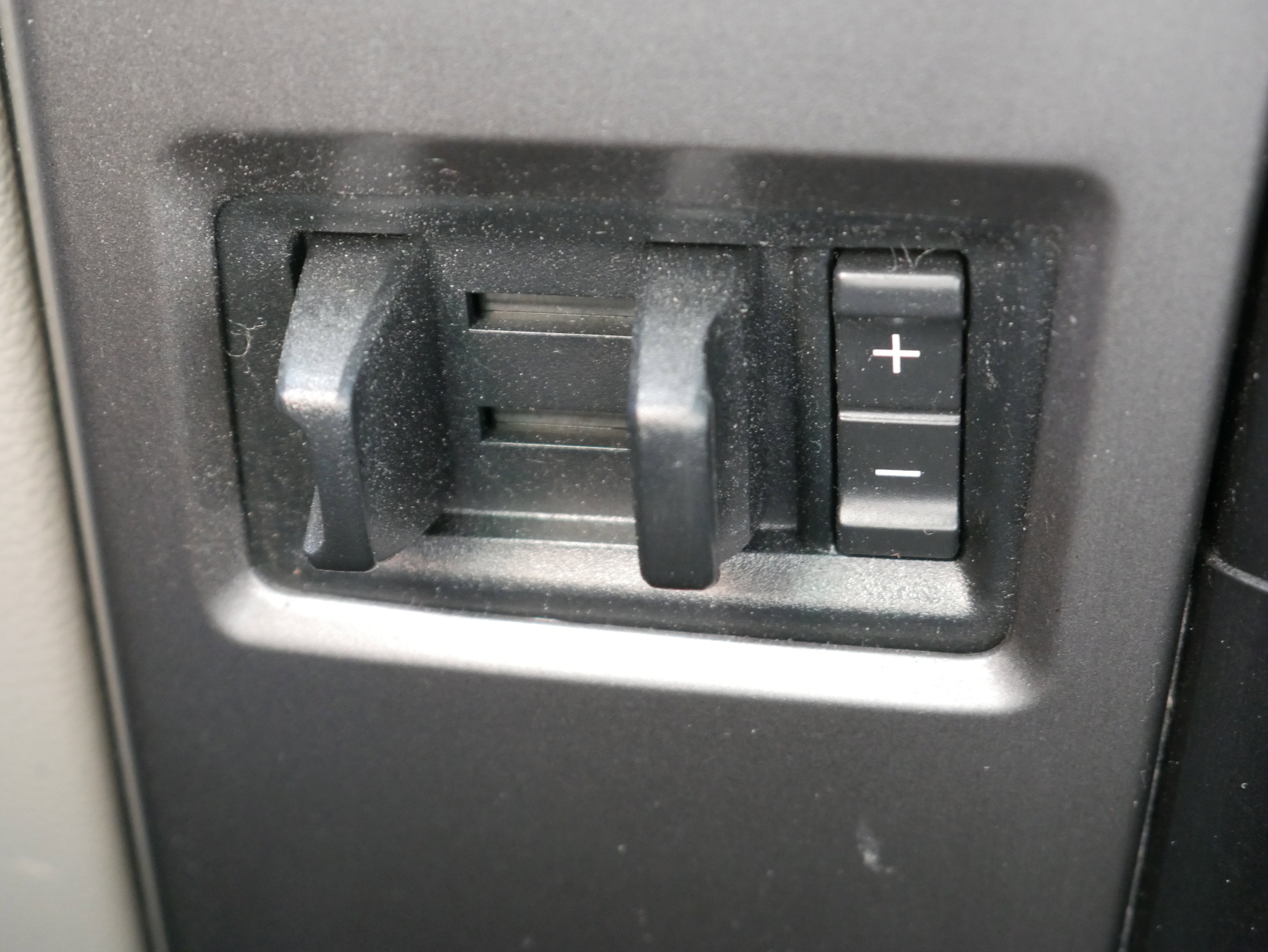 Used 2018 Wht Ford XL image 24