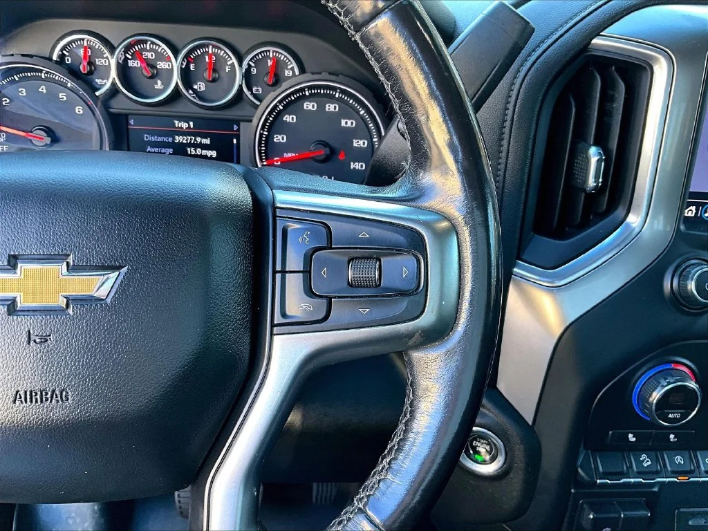 Used 2019 Silver Ice Metallic Chevrolet LT image 24
