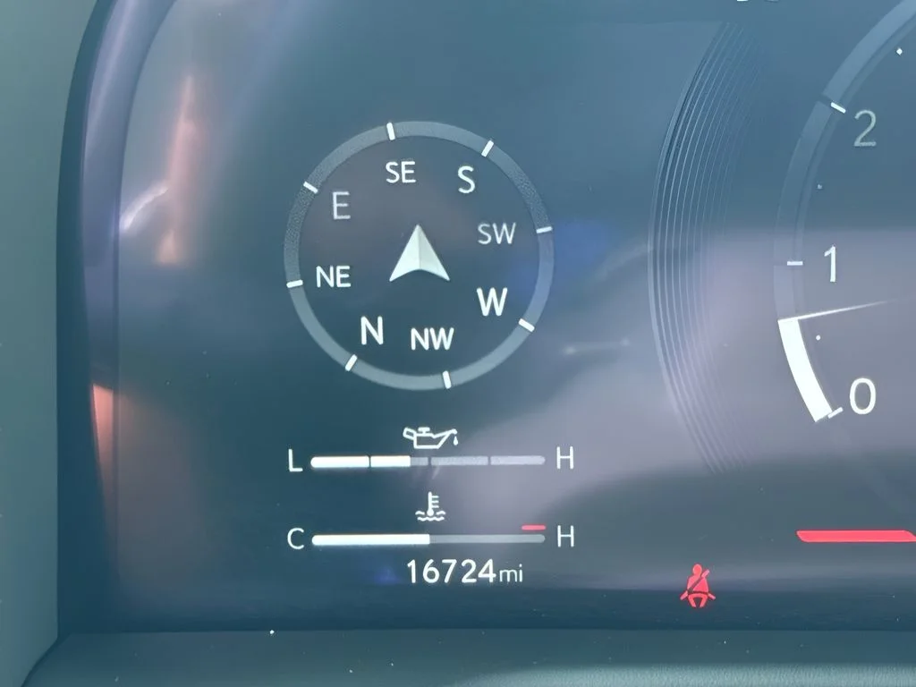Used 2025 White Lexus 550 Premium+ image 19
