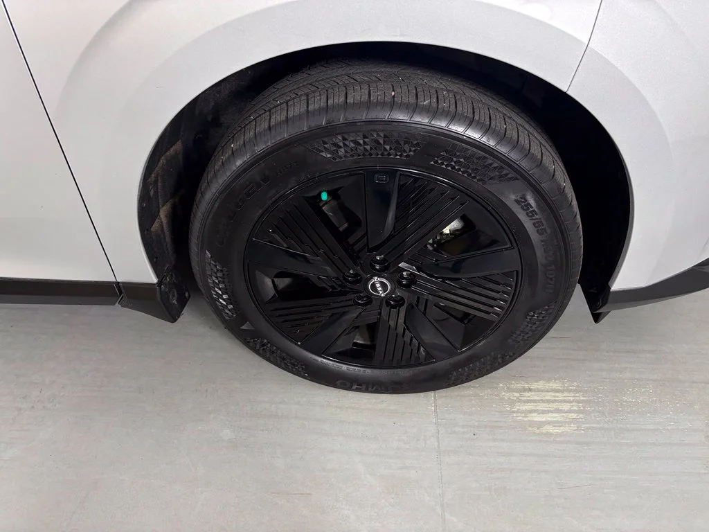 Used 2025 Silver Nissan SV image 10
