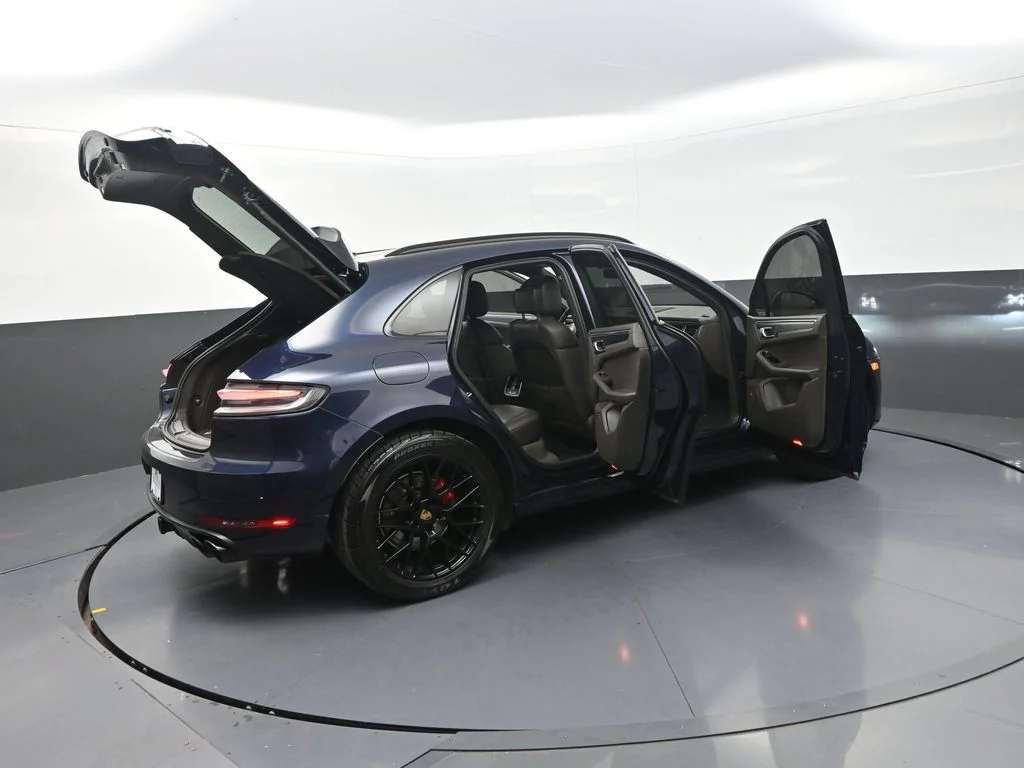 Used 2021  Porsche GTS image 35