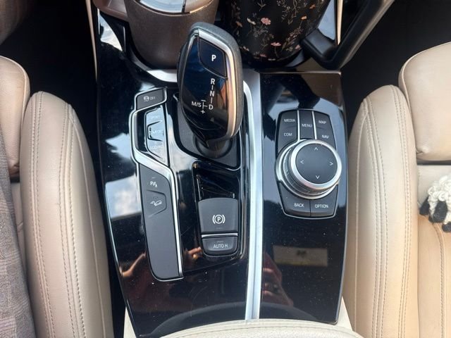 Used 2021 Black Sapphire Metallic BMW xDrive30i image 18