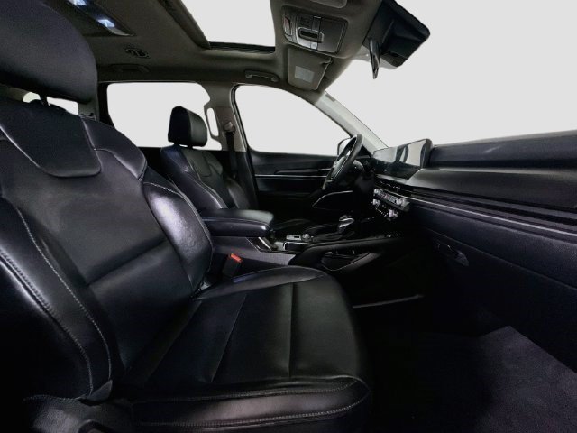 Used 2024 Everlasting Silver Kia S image 25