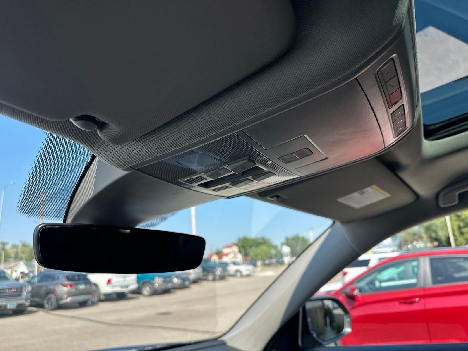 Used 2019 Gray Volkswagen SEL Premium image 87