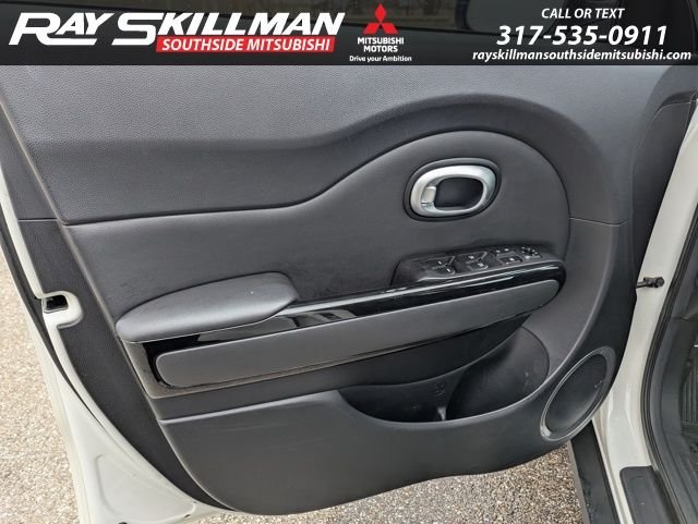 Used 2015 White Kia Exclaim image 16