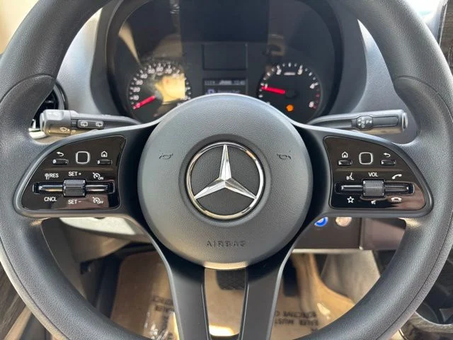 Used 2021 Black Mercedes-Benz Discovery Cross Country image 30