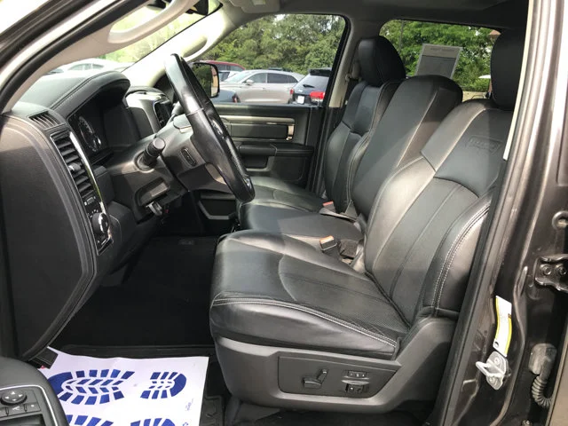 Used 2018 Granite Crystal Metallic Clearcoat Ram Laramie image 22