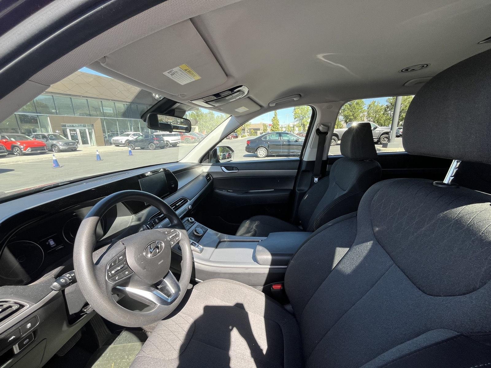Used 2022 Sierra Burgundy Hyundai SE image 7