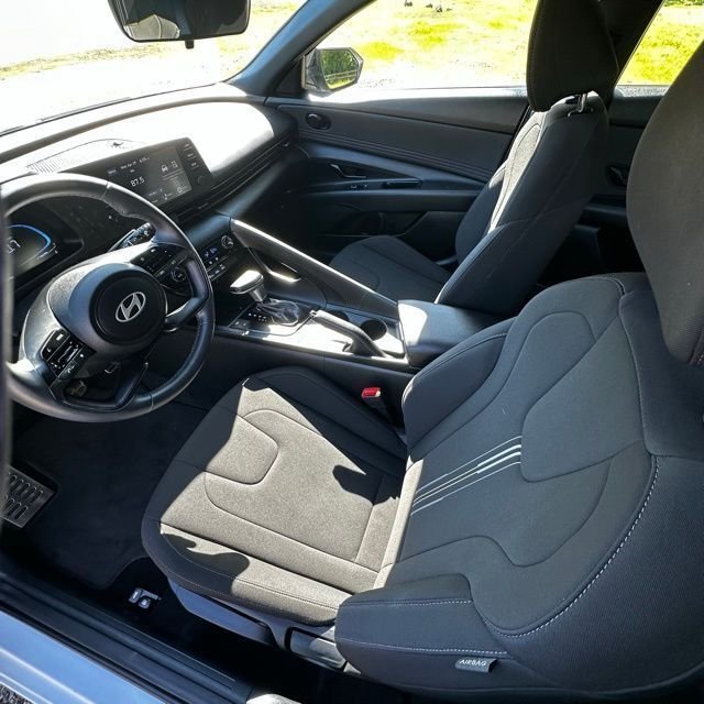 2025 Hyundai Elantra SEL - Photo 11