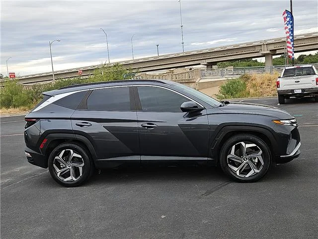 Used 2024 Gray Hyundai SEL Front-Wheel Drive image 5