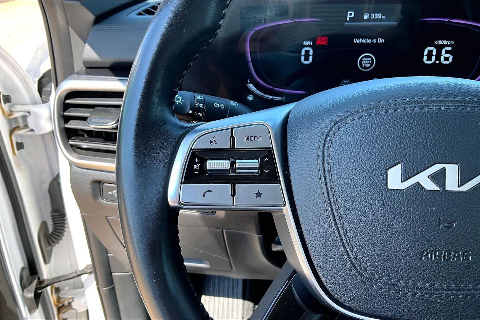 Used 2025 Glacial White Pearl Kia S image 20