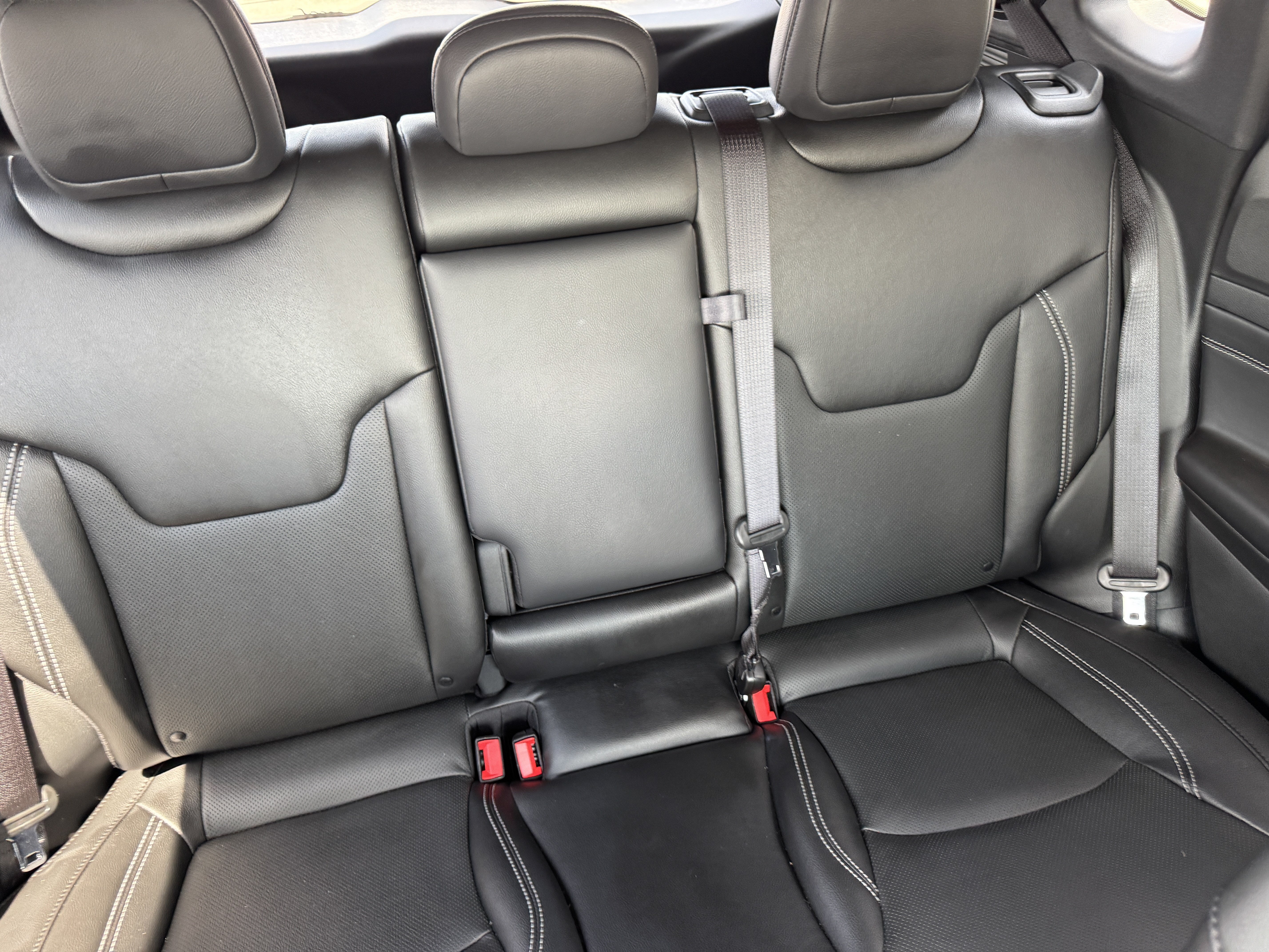 Used 2024 Bright White Clearcoat Jeep Limited image 12