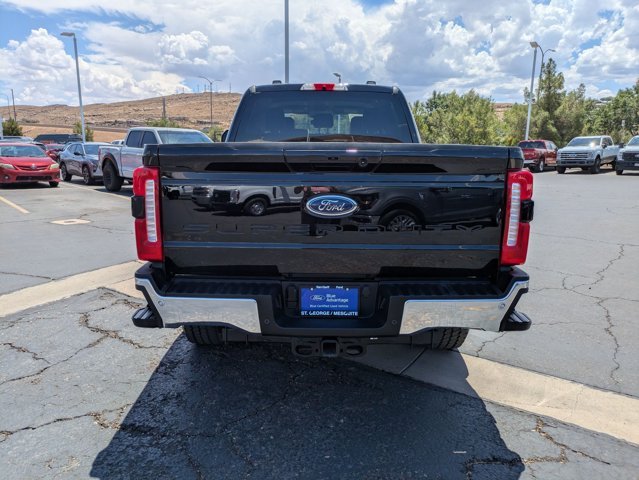Certified Used 2025 Black Metallic Ford LARIAT image 37
