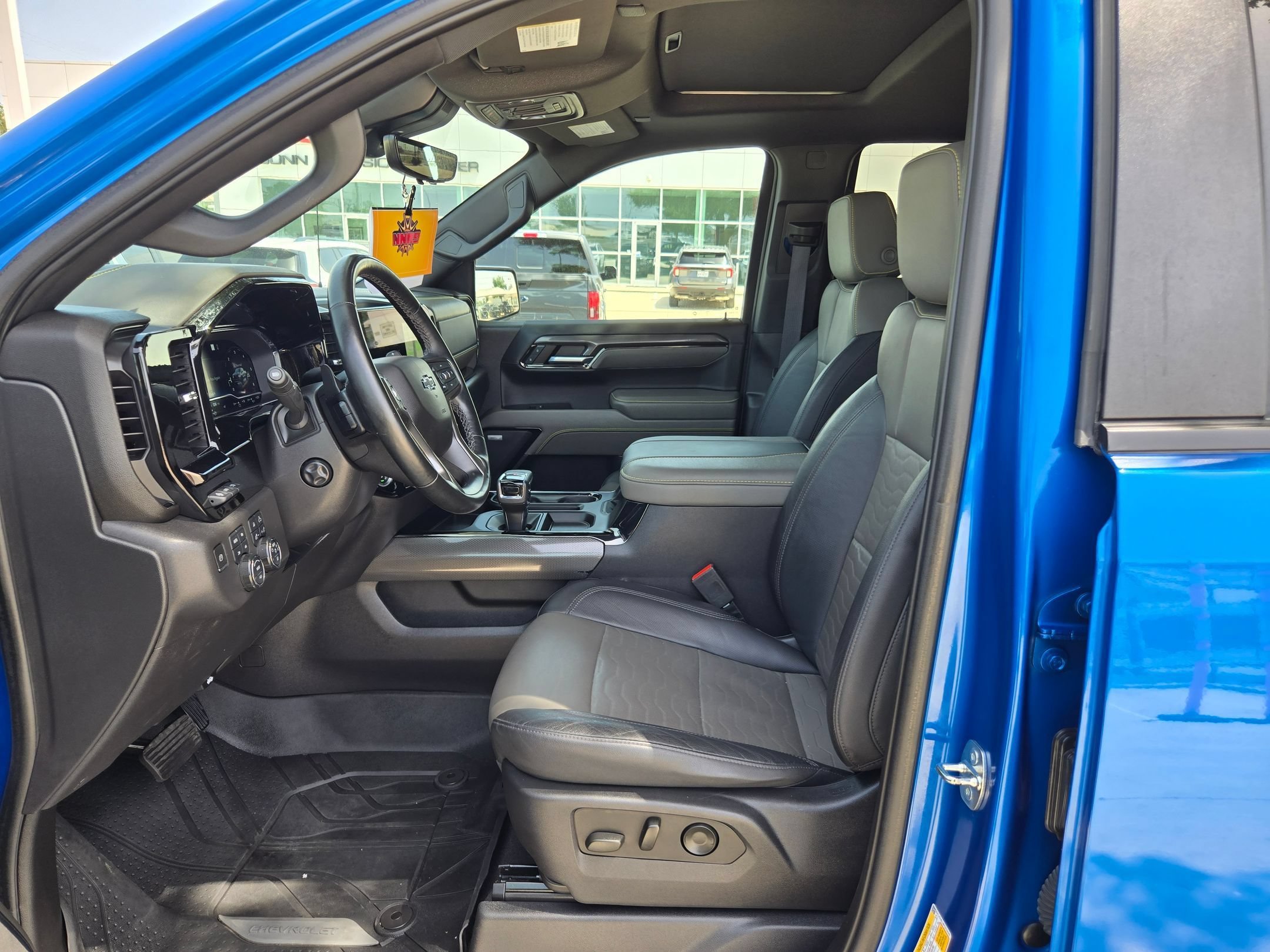 2023 Chevrolet Silverado 1500 ZR2 - Photo 10