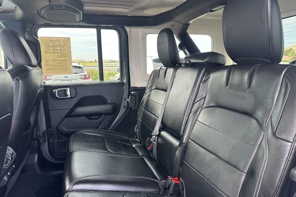 Used 2023 Grey Jeep Sahara image 26