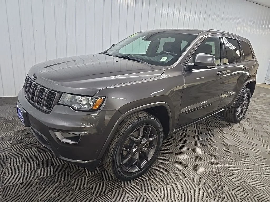 Used 2021 Gray Jeep Limited image 8