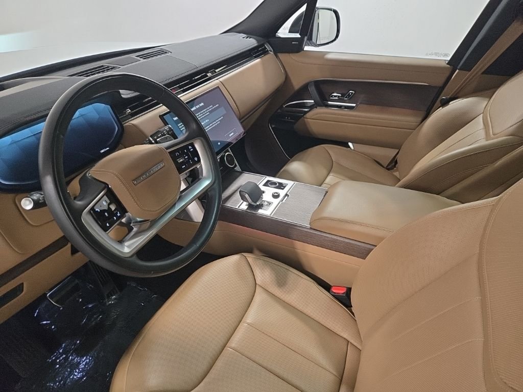 Certified Used 2023 Fuji White Land Rover SE image 21