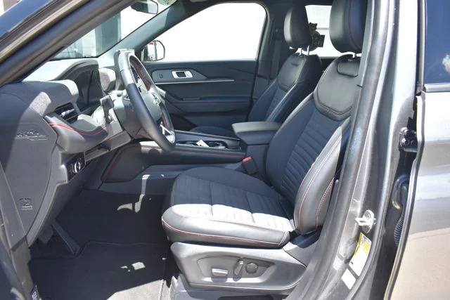 Used 2025 Gray Ford ST-Line image 12