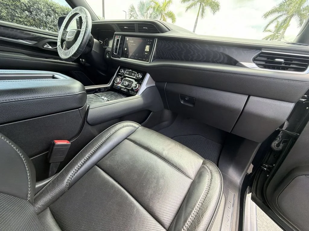 Used 2022 Onyx Black GMC Denali image 36
