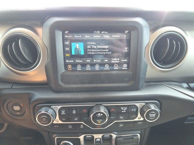 Used 2020 Ocean Blue Metallic Clearcoat Jeep Sport S image 18