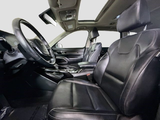 Used 2024 Everlasting Silver Kia S image 18