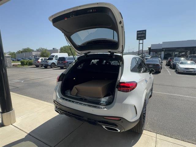 New 2026 MANUFAKTUR Moonlight White Metallic Mercedes-Benz GLC 300 4MATIC® image 30